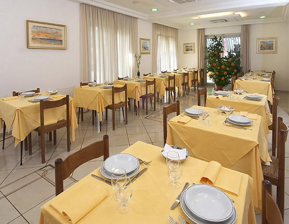 Hotel Vienna Senigallia Zewnętrze zdjęcie